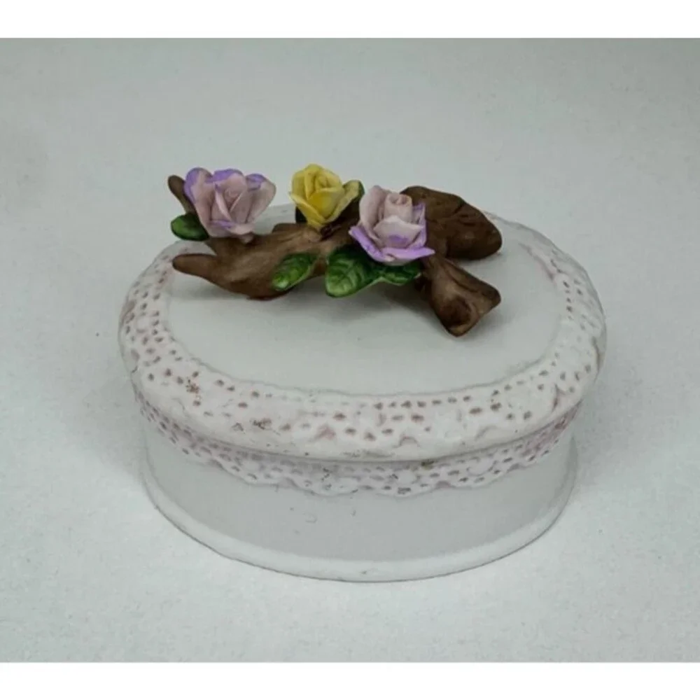 Vintage 1983 Lefton China Hand Painted Lidded Trinket Dish #03707
